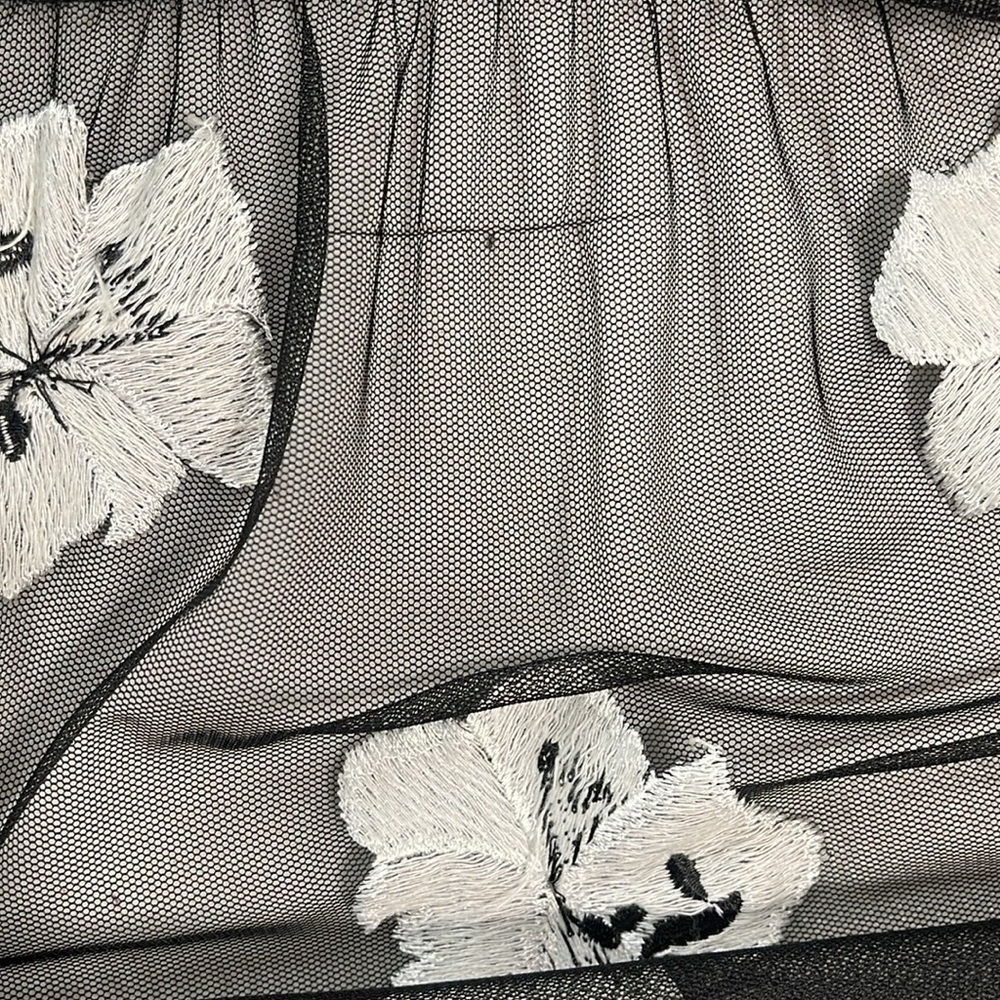 Nicole Miller Black/White Formal Embroidered Floral Beaded Floor-Length - US 6 - Picture 14 of 16